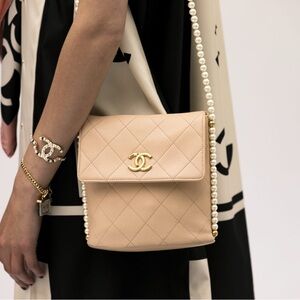 Chanel beige quilted calfskin small pearl chain hobo bag